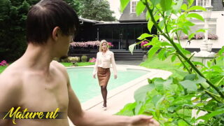 Belgium Hot babe Gets Horny Watching Her Toyboy Shirtless Gardner Hard anal