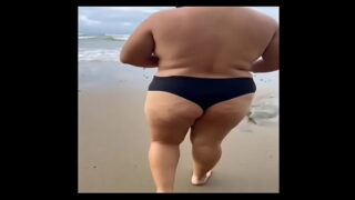 Surprising I record a sexy Colombian girl on the beach and we ended up fucking
